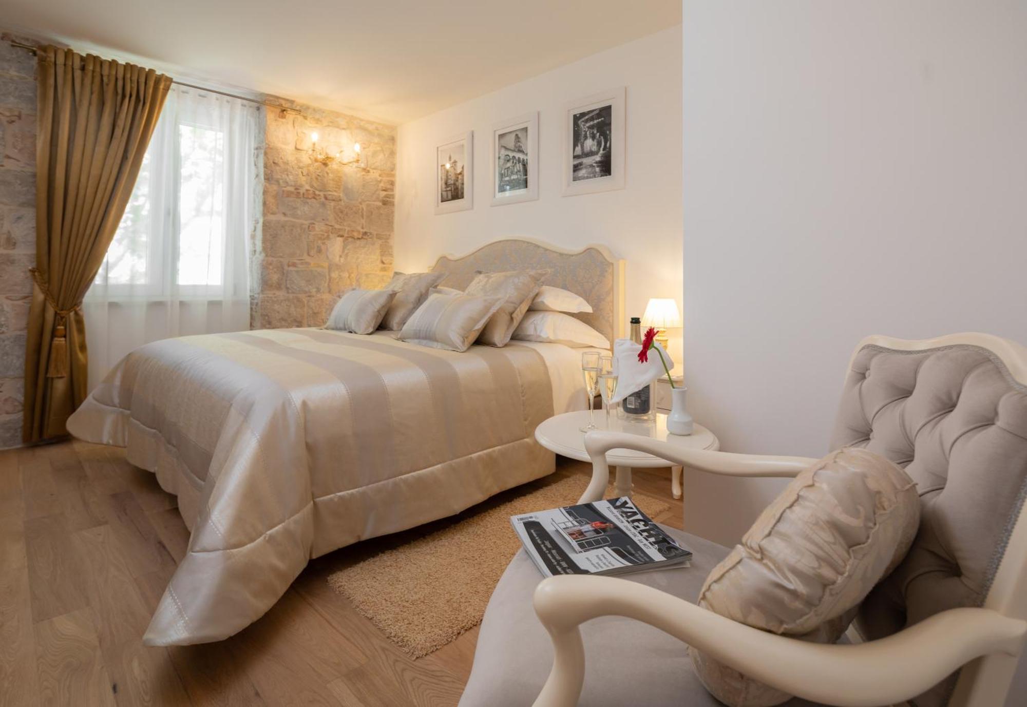 Opera Heritage Bed & Breakfast 4*