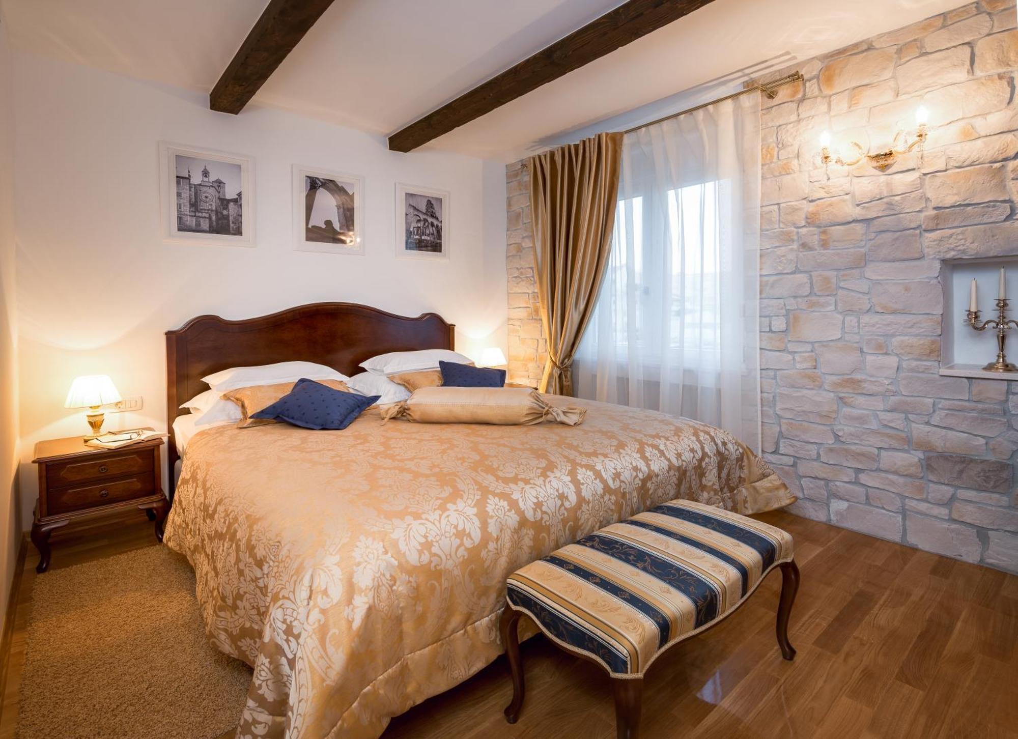 Opera Heritage Bed & Breakfast Split